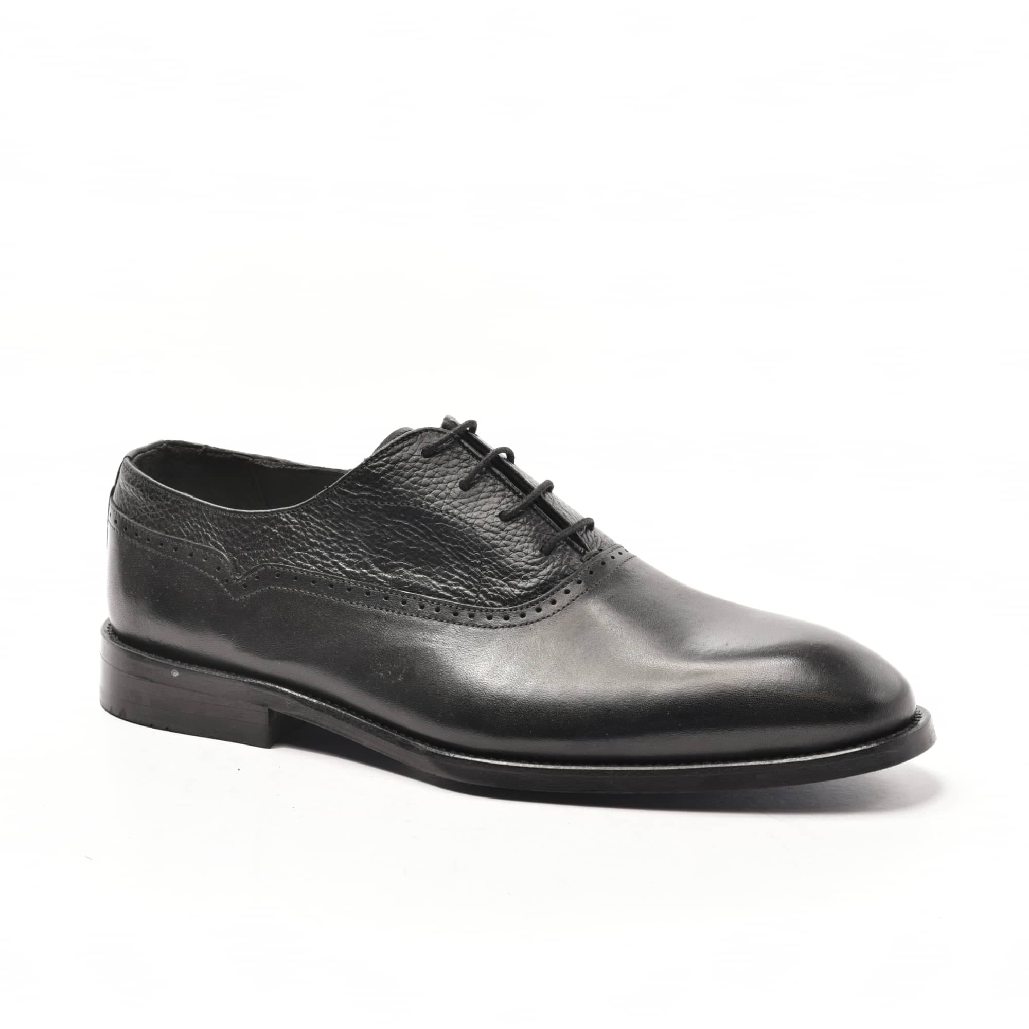Black Plain-Toe Oxford with Grain Quarters