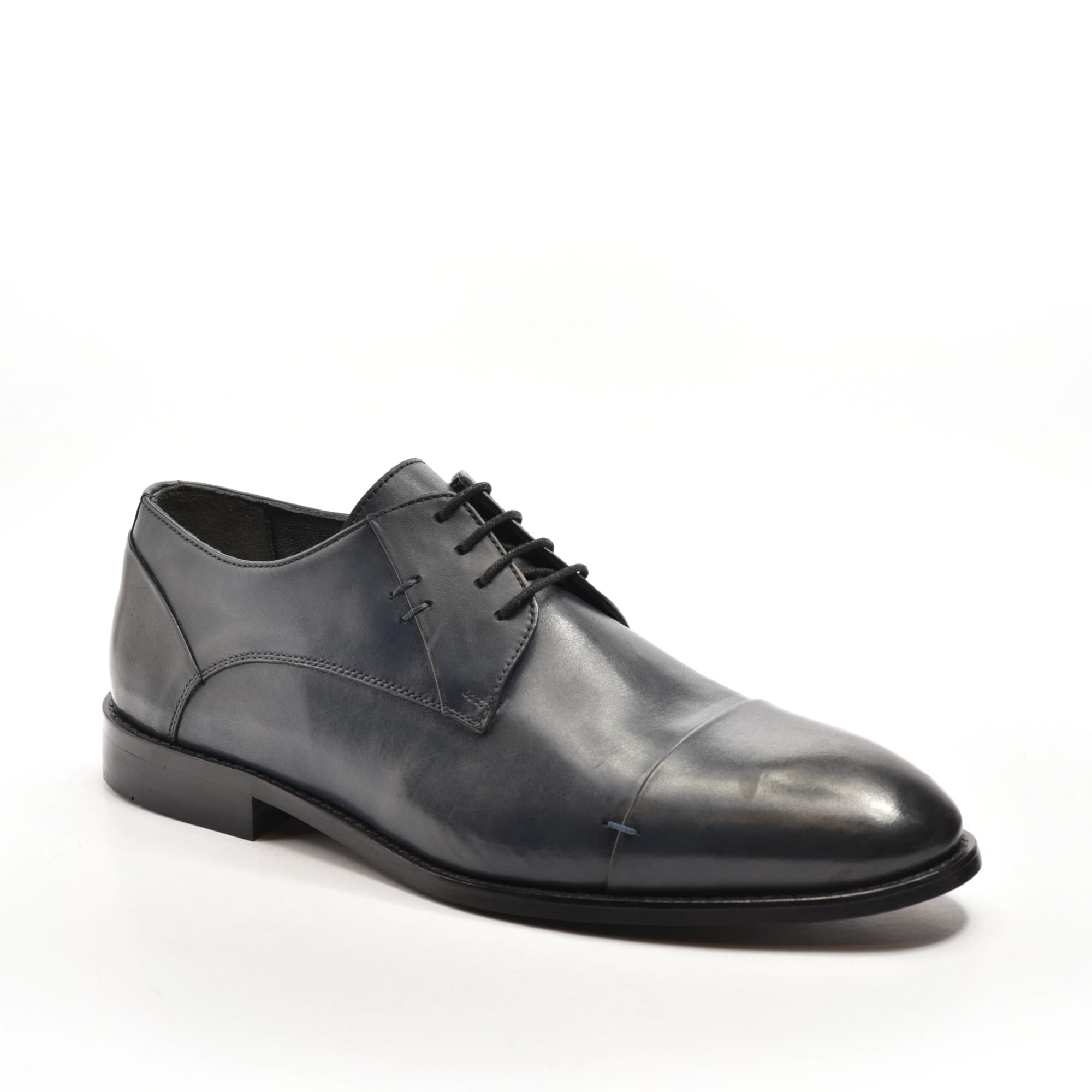 Cap-Toe Derby in Navy